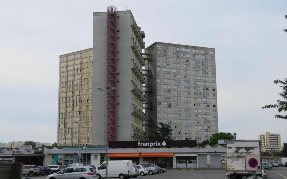 Charmant F2 De 30M2 Moin Cher A 25 Min De Paris Jusqu'A 5 Personnes Le Mee-sur-Seine Exterior photo